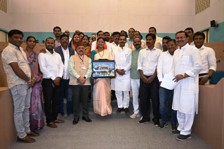 Korba: नगर निगम का बजट भारी बहुमत से हुआ पारित, बजट सहित कुल 03 प्रस्ताव बहुमत से किये गये पारित, 05 प्रस्ताव सर्वसम्मति से किये गये पारित, 01 प्रस्ताव को रखा गया होल्ड पर IMG 20260325 WA0029