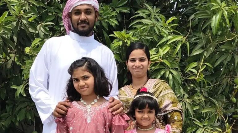 Telangana: बेटे की चाह में हैवान बना पति, प्रेग्नेंट वाइफ और 2 बेटियों को उतारा मौत के घाट n7071834301775326772257475dbef3d01d101d913ff556a4699b754cc2a768e767f7d58d61a0de30ac43cc