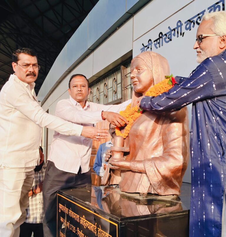 अहिल्याबाई होलकर जयंती पर रिसदी में प्रतिमा पर माल्यार्पण, भाजपा कार्यकर्ताओं ने किया नमन IMG 20260531 WA0015