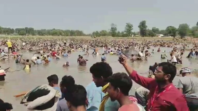 बस्तर संभाग के ग्रामीण अंचलों की संस्कृति और अनूठी परंपराएं: कोंडागांव जिले के ग्राम बरकई को अनोखी परम्परा “बंधा मतौर” को लेकर मिली खास पहचान IMG 20260526 21290934