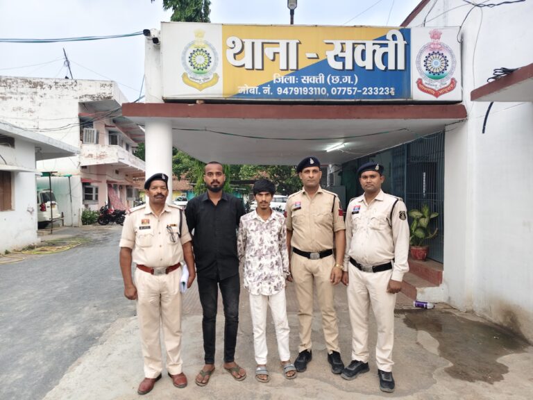 मोटर सायकल को जलाने एवं उगाही कर जान से मारने की धमकी देने वाला गुंडा बदमाश अपने साथी के साथ गिरफ्तार IMG 20260601 WA0053
