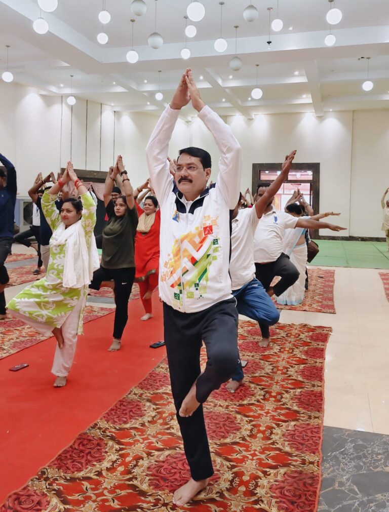 अंतरराष्ट्रीय योग दिवस पर भाजपा का विशेष आयोजन: कोरबा के आशीर्वाद पॉइंट में गोपाल मोदी जी की अगुवाई में हुआ भव्य योग शिविर IMG 20260621 WA0023