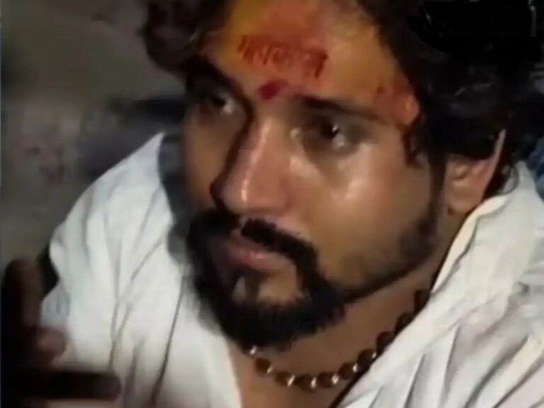 माथे पर गाढ़ा त्रिपुंड, गले में रुद्राक्ष माला. हिंदू वेश में महाकाल पहुंचा सरफराज शेख, पहचान के बाद मचा बवाल IMG 20260618 164645