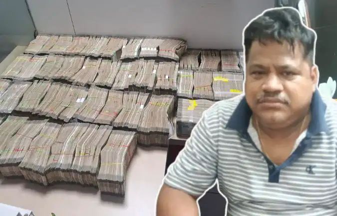 सहायक कार्यपालन अभियंता के विभिन्न ठिकानों पर विजिलेंस का छापा, करोड़ों की बेनामी संपत्ति देख अधिकारियों की फटी रह गयी आँखें n715122176178079653966605196f5ebb0a6b0ca205873a13e11c245ae0b808e3ade4e4a34bd008e2bc86bb