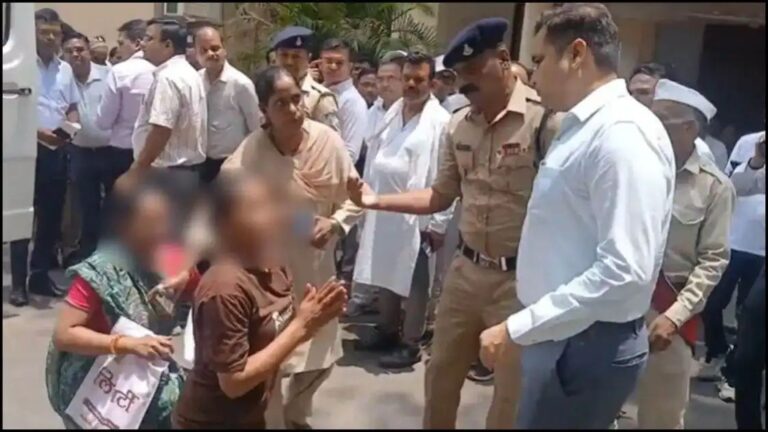 दबंगों से परेशान महिला कलेक्टर के पैरों में गिरी, रोते हुए बोली- साहब! बेटी के साथ रोज होती है छेड़छाड़, बचा लो n716309170178165374844234c3a7fb5388ffe28a9d3f8662de2db8cf0e4444b6b0f8eac13910647ec07475