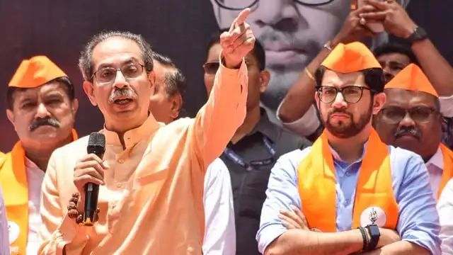 मैं अध्यक्ष पद छोड़ने को तैयार, शिवसेना में टूट के बीच भावुक हुए उद्धव ठाकरे; इस्तीफे की पेशकश n7166781121781919042307224eb3224e4d71bb62eb68d5477c1cb1df8b3851a64b5c67b274843f070d2772
