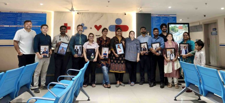 Korba : सफेद कोट में मानवता के सच्चे प्रहरी… शिवाय हॉस्पिटल में डॉक्टर्स डे पर जिंदगी के रखवालों को किया गया सम्मानित Compress 20260702 154309 9463