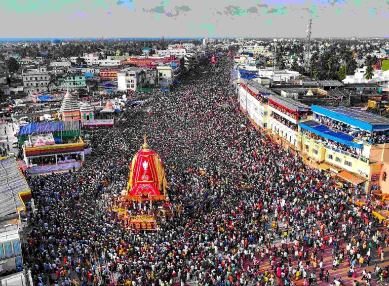 Jagannath Rath Yatra 2026: प्रभु जगन्नाथ के रथ में क्यों होता है सिर्फ लकड़ी का प्रयोग? क्या है इतिहास? Compress 20260716 061548 8761