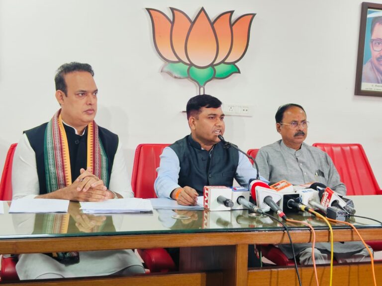 नकटी ग्राम में अतिक्रमण हटाने की कार्यवाही को लेकर कांग्रेस निम्न स्तरीय राजनीति कर रही है – डॉ. नवीन मार्कण्डेय IMG 20260704 WA0016