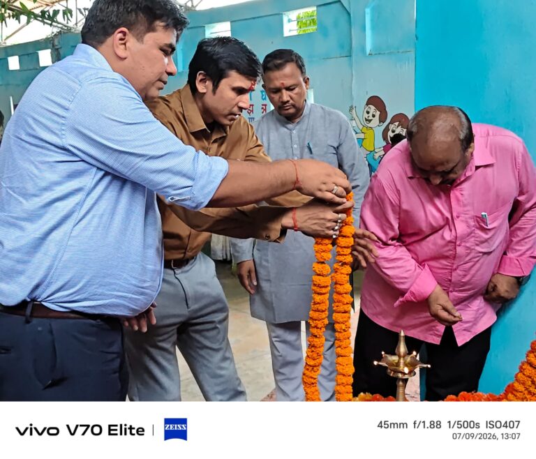 गौमुखी सेवाधाम द्वारा देवपहरी में संचालित एकलव्य विद्यालय में नये शैक्षणिक सत्र प्रारंभ होने के पुर्व वेदारंभ संस्कार कार्यक्रम आयोजित, कोरबा कलेक्टर कुणाल दुदावत बतौर मुख्य अतिथि हुए शामिल IMG 20260710 WA0954