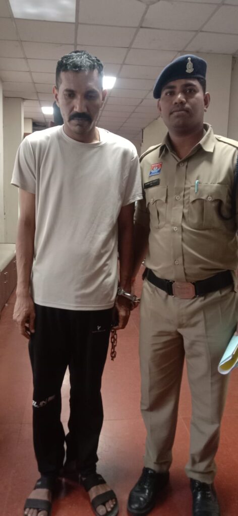 Raipur: फर्जी नियुक्ति पत्र देकर लाखों रुपये की ठगी करने वाला आरोपी इमरान कादरी गिरफ्तार, न्यायिक रिमांड पर भेजा गया IMG 20260712 WA0041