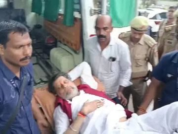 ब्रेकिंग: छत्तीसगढ़ भाजपा के प्रदेश अध्यक्ष किरण देव सड़क हादसे में घायल, यूपी में ट्रक से टकराई कार, बागेश्वर धाम से सपरिवार लौटते समय हुआ हादसा image 17 1785328672