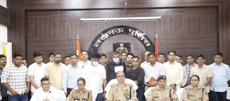लखनऊ का ‘क्राइम सेंटर’: सबमिट बिल्डिंग में अंग्रेजी बोलकर 200 करोड़ ठगने वाली हसीनाएं गिरफ्तार, शाम ढलते ही शुरू होता था ‘हसीनों का मायाजाल’ n7182465931783048754134484a8bec514e4e7fb9402906a856bb6757a3d281ea19c997e579165b753bb6df