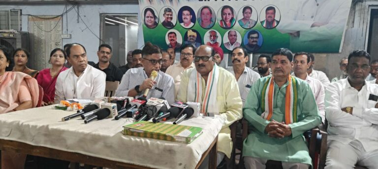 स्मार्ट मीटर, बिजली बिल में बढ़ोतरी और महंगाई के मुद्दे पर कांग्रेस ने बीजेपी को घेरा, पूर्व मंत्री नोवेल वर्मा और जयसिंह अग्रवाल ने कहा- लूट रही सरकार, अगले चुनाव में जनता देगी करारा जवाब Compress 20260831 212118 8376
