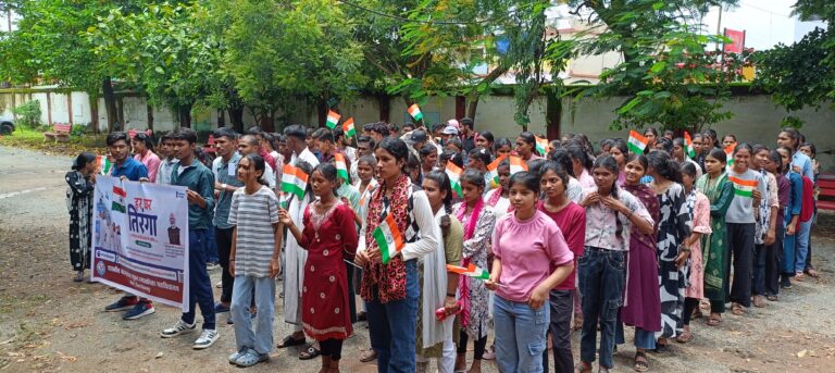 Bilaspur : शासकीय मदन लाल शुक्ल महाविद्यालय सीपत द्वारा हर घर तिरंगा अभियान के तहत तिरंगा यात्रा का आयोजन IMG 20260813 WA00201