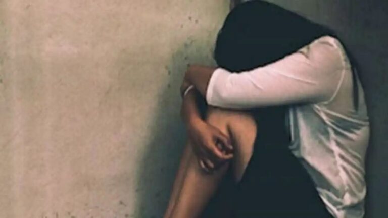 40 मासूमों की 200 अश्लील वीडियो, 4 साल से हो रही थी हैवानियत, महाराष्ट्र में चेतन कोली का खौफनाक कांड, मोबाइल देखते ही उड़े पुलिस के होश n722624320178624387579291f2f41311bbc89658de96b275ada5685d32b4ea6f5c552e3556af6134f033f7