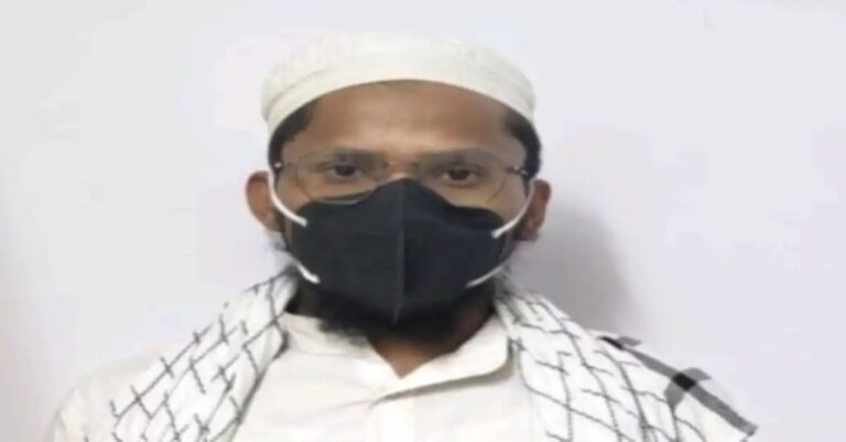 भारत में रहकर भारत से ही गद्दारी! मदरसे के नाम पर चंदा लेकर पाकिस्तान में फंडिंग, जैश-ए-मुहम्मद का आतंकी गिरफ्तार n7236261471786986296151eac00652577f021080d8160219b54b4a264ff72266497e9ddf1b3bd324a4b2ba