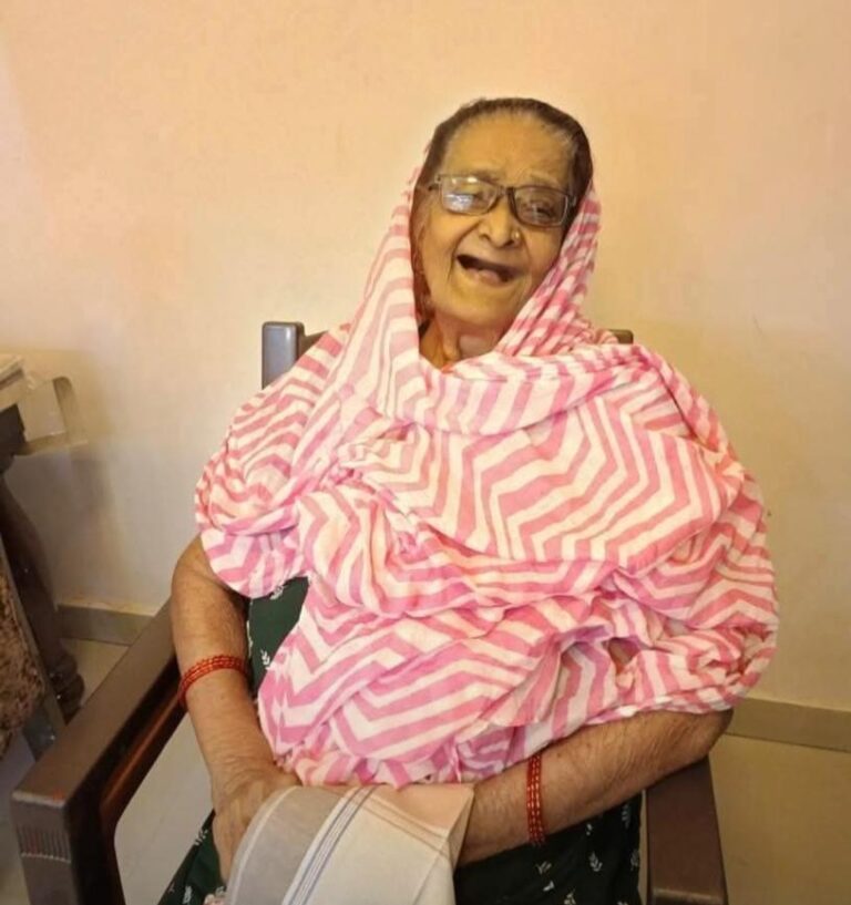 शोक संदेश: दुर्गा पूजा समिति कोसाबाड़ी के वरिष्ठ सदस्य शशिकांत शुक्ला की माता जी का निधन, शुभचिंतकों एवं समिति में शोक की लहर IMG 20260905 213942