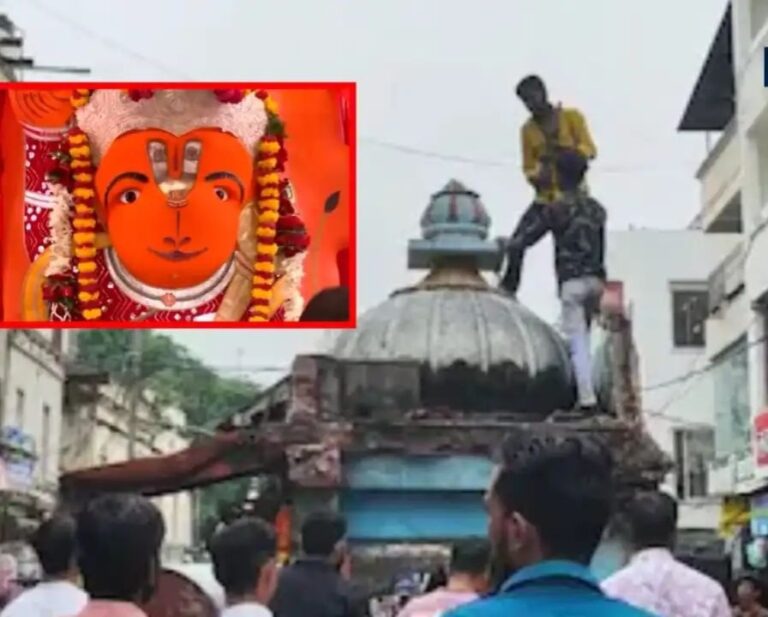 170 साल पुरानी हनुमान प्रतिमा के आगे बेबस हुईं पॉवरफुल विशालकाय JCB क्रेनें, 2 दिन तक कई कोशिशों के बावजूद नहीं हिली मूर्ति, इस चमत्कार के आगे विज्ञान भी हुआ फेल IMG 20260909 124719