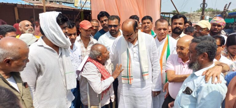 गरीबों के आशियाने और रोज़गार की कीमत पर नहीं होगा विकास : जयसिंह अग्रवाल; फोरलेन हो या सिक्सलेन, सड़क बनाएं लेकिन छोटे दुकानदारों को उजाड़कर नहीं IMG 20261001 WA0050