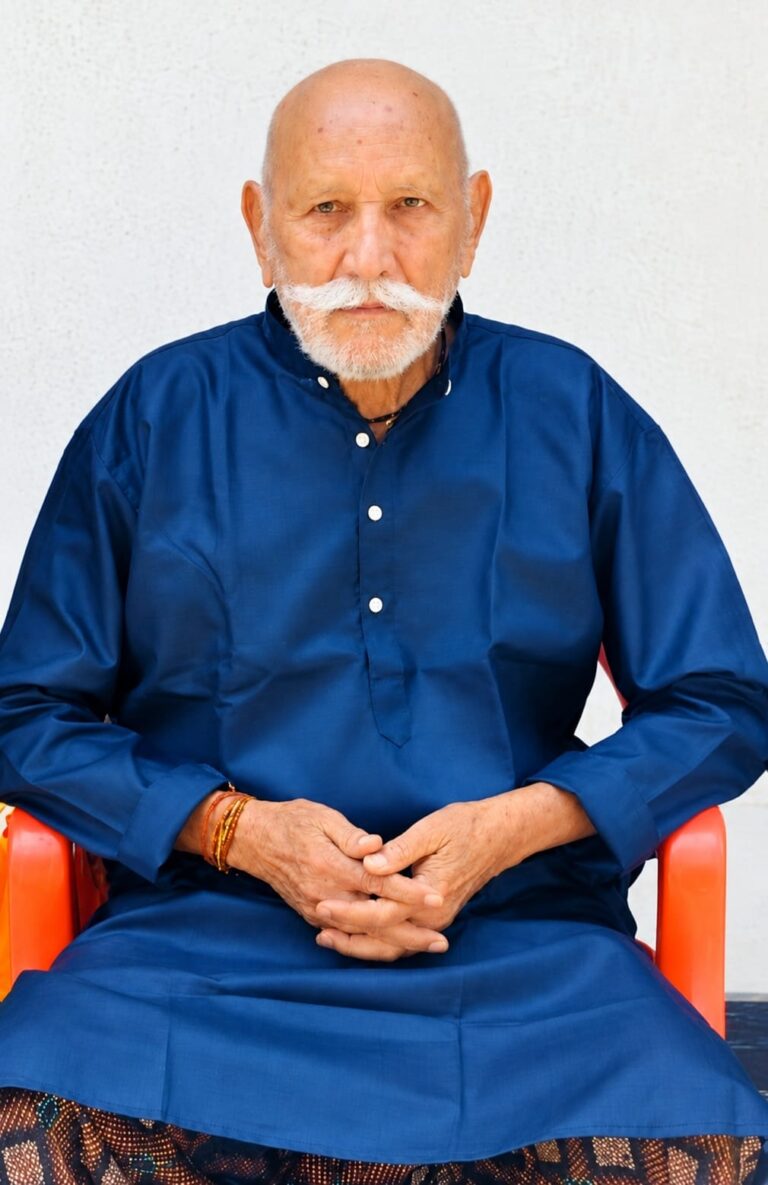 शोक संदेश: वरिष्ठ पत्रकार पवन तिवारी के दादा पारसनाथ तिवारी का 108 वर्ष की आयु में निधन, सुबह 11 बजे निकलेगी अंतिम यात्रा IMG 20261023 WA0007