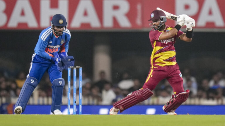 IND vs WI: इन 3 गलतियों के कारण 249 रन बनाकर भी हार गई टीम इंडिया IMG f575381b cfde 450d 8fd0 dc73d05fa771