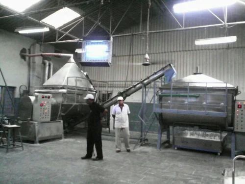 Indore: खाद्य विभाग की बड़ी कार्रवाई, बिना लाइसेंस गुलाब जामुन मिक्स बनाने वाली फैक्ट्री सील IMG f665c821 a0ce 4e8a abab 36f62f2bc753